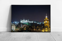 Laad de afbeelding in galerijviewer, city of Edinburgh Castle at Night Skyline Scotland Ready to Hang Wall Art Print Framed Picture print
