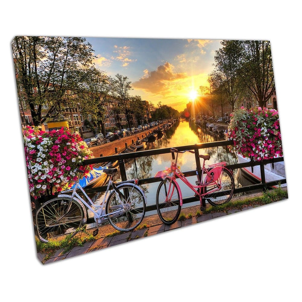 Mooie zonsopgang Amsterdam Nederlands fietsen kanalen bloemen muurkunst print gemonteerd canvas print