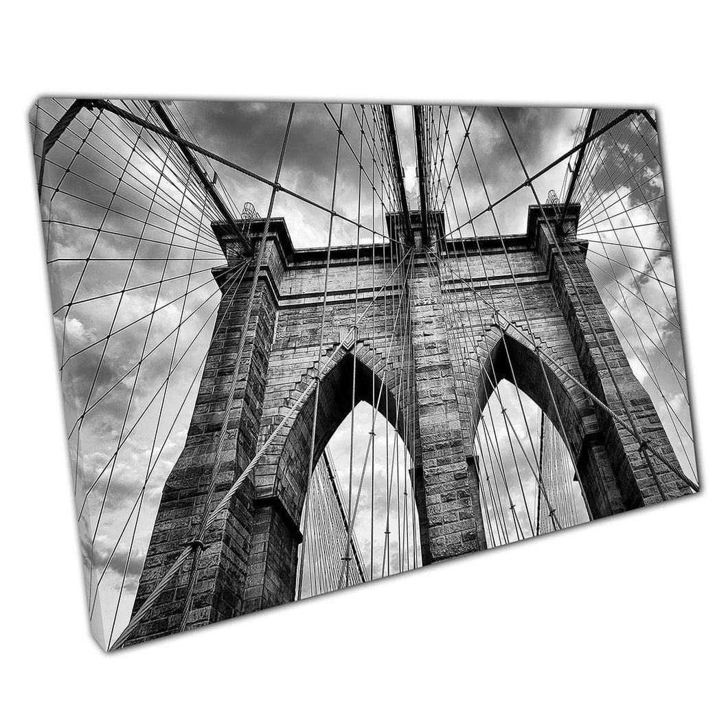 Brooklyn Bridge New York City Architectural Details Zwart -witte fotografie Wall Art Print op canvas gemonteerde canvas print