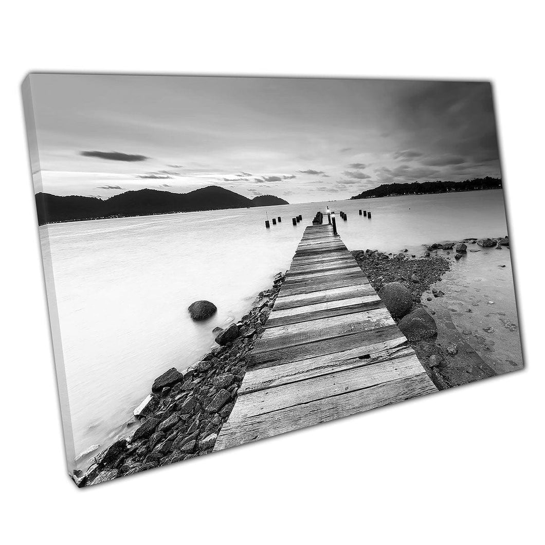 Houten steiger marina eiland lumut perak maleisië zwart -witte scène fotografie muurkunst print op canvas gemonteerde canvas print