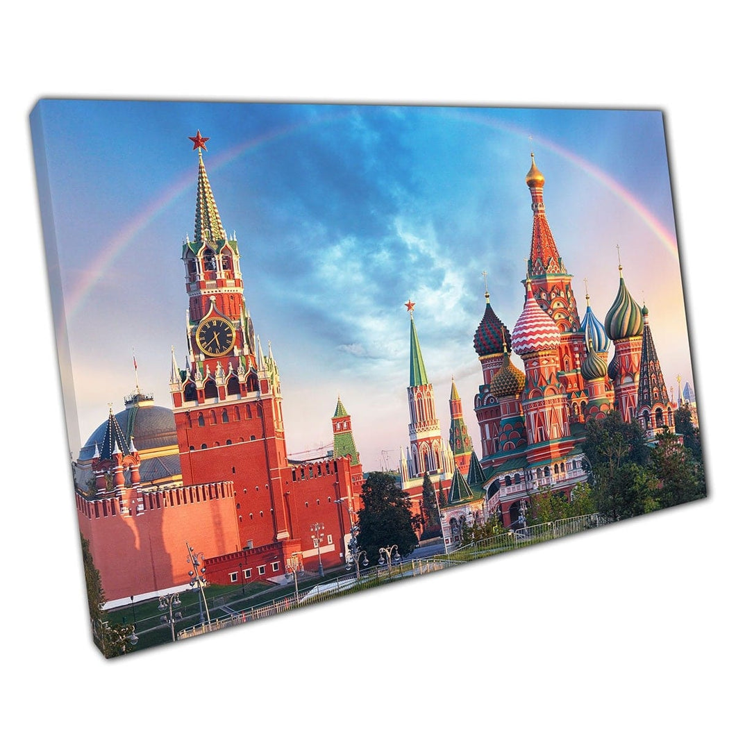 Prachtig uitzicht op regenboog over de kathedraal van St. Basil en Moskou Kremlin Landmark Wall Art Print op canvas gemonteerde canvas print
