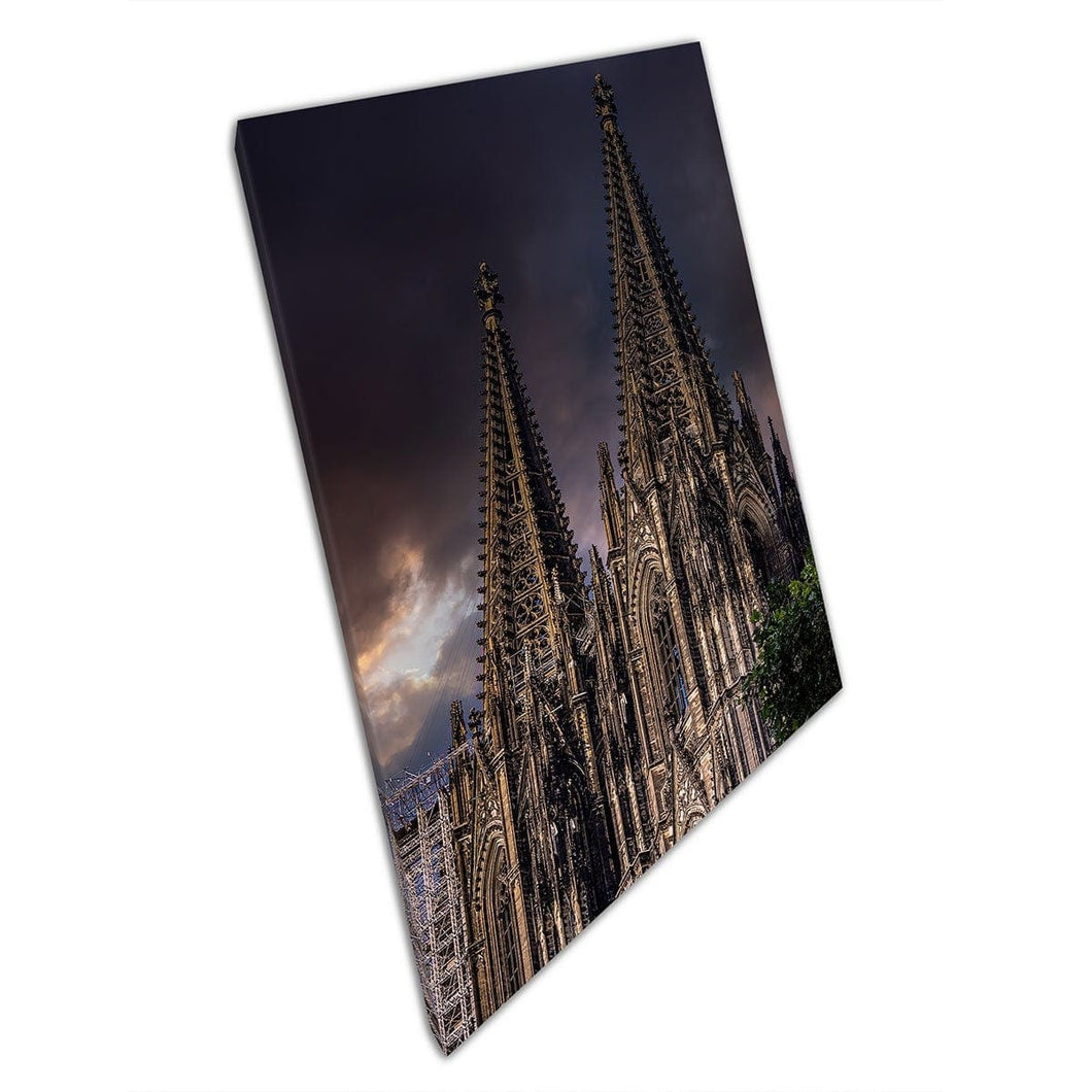 Beroemde kathedraal van Keulen op een donkere en stormachtige nacht gotische architectuur Wall Art Print op canvas gemonteerde canvas print