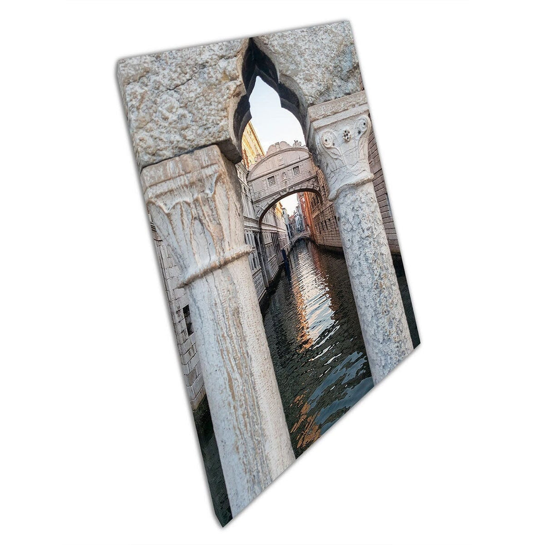 Uitzicht van kanaalbruggen Venetië Italië Wall Art Print op canvas gemonteerde canvas print