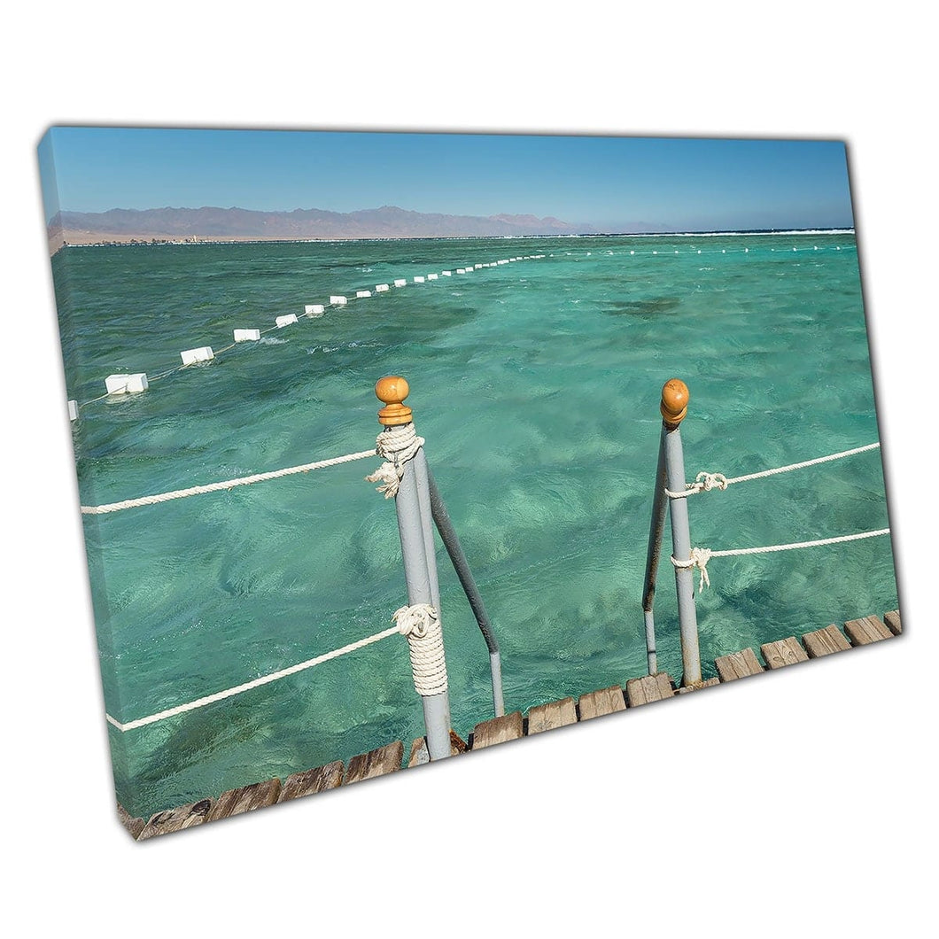 Houten pier leidt naar exotisch turquoise zeegezichtje perfect vakantie paradijs View Wall Art Print op canvas gemonteerde canvas print