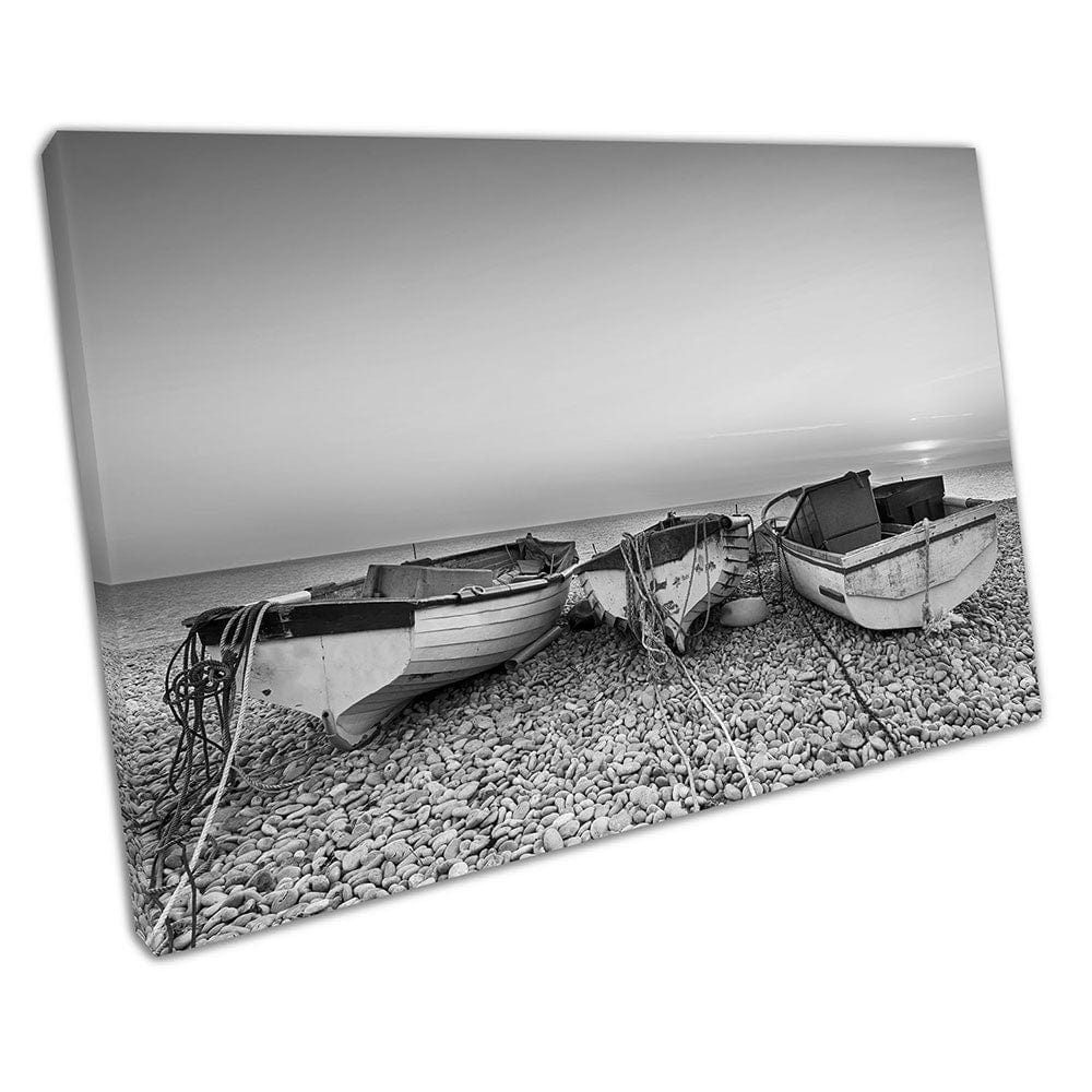 Zwart -witboten bij Chesil Cove op Portland Bill Dorset klaar om muurwand te hangen afdrukken gemonteerd canvas print