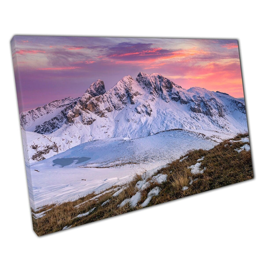 Kalmerende kleurrijke zonsondergang boven besneeuwde winterbergen mooie schilderachtige fotografie muur kunst print op canvas gemonteerde canvas print