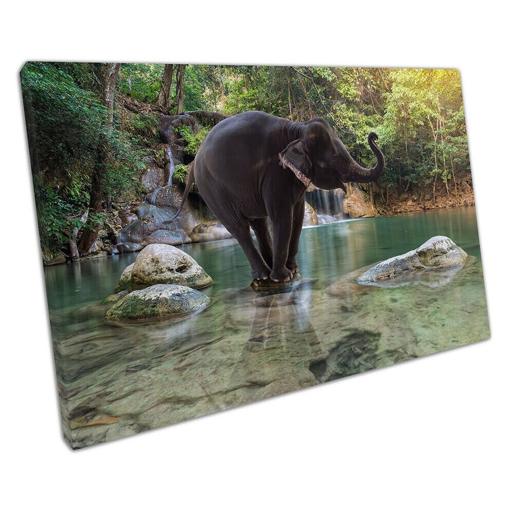 Erawan Waterfall met olifanten balanceren op steen klaar om muurwand te hangen afdrukken gemonteerde canvas print
