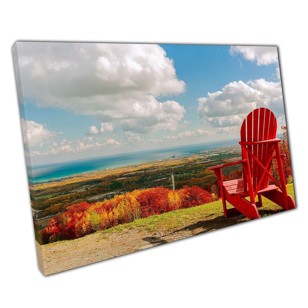 Levendige rode stoel over Collingwood Blue Mountain Village Ontario Canada Wall Art Print op canvas gemonteerde canvas print