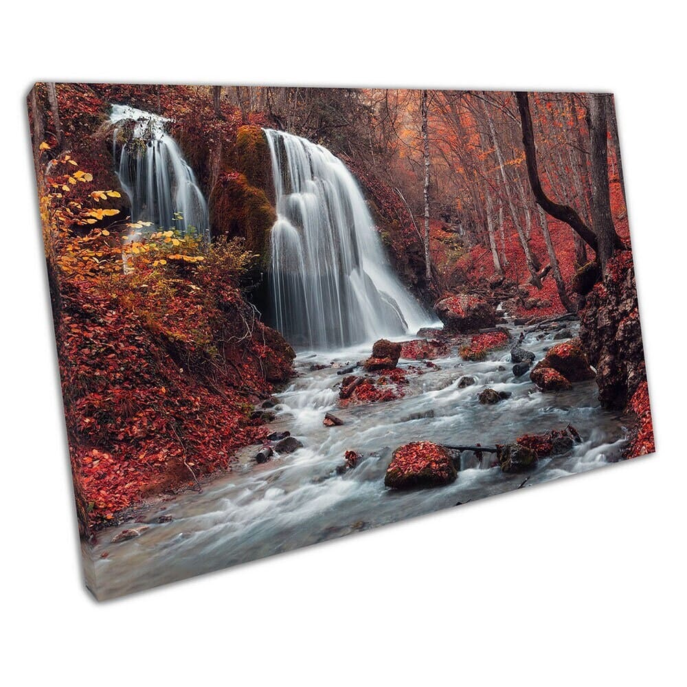 Mooie waterval en stroom in een rood herfstblaadbos klaar om muur kunstprint gemonteerd canvas print te hangen