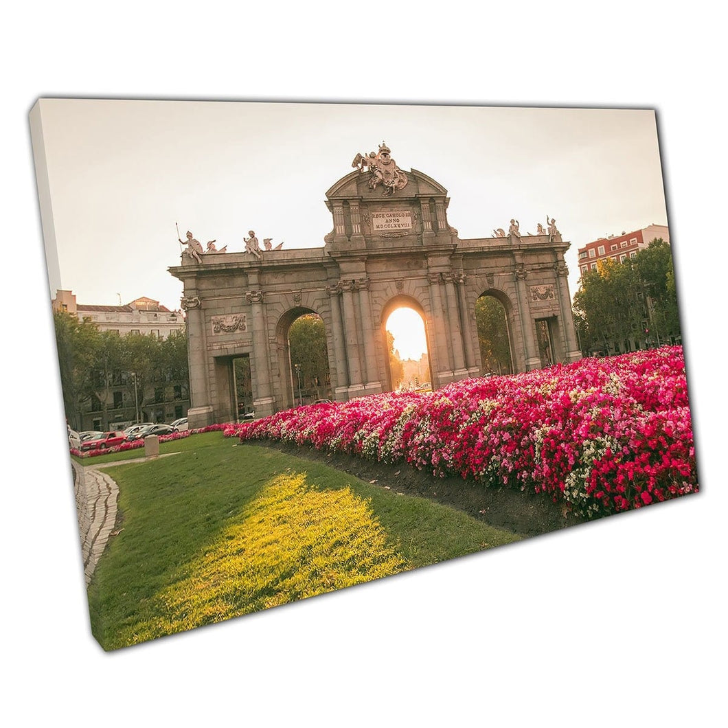 De Alcala -deur (Puerta de Alcala) Sun schijnt door beroemde bezienswaardigheden Madrid Spanje Wall Art Print op canvas gemonteerde canvas print