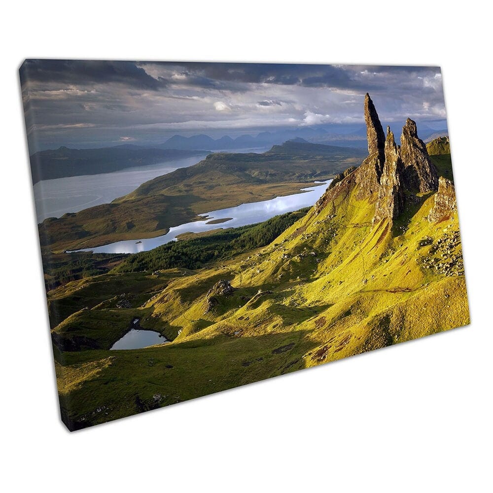 Old Man of Storr contro Isle of Skye Highlands of Scotland Pronto a appendere la stampa in tela montata in tela montata