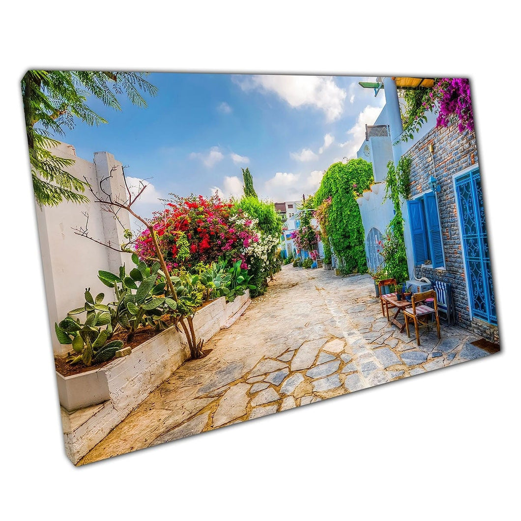 Blue Sky kleurrijke plant gevulde straat uitzicht bodrum stad kalkoenfotografie muurkunst print op canvas gemonteerde canvas print