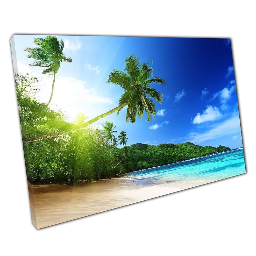 Zon gaat langzaam onder meer dan prachtige natuurlijke lege strand zeegezieners. Mahe Island Seychelles Wall Art Print op canvas gemonteerde canvas print